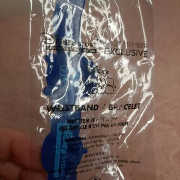 CAST MEMBER EXCLUSIVE 2016 Disney Store FINDING DORY Tsum Wristband Bracelet NEW - Picture 4 of 7
